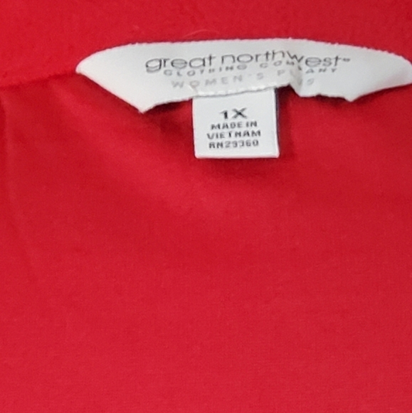 0101. Great Northwest Pullover with Pockets in a Lighter Fleece in RED~ 1X - Picture 10 of 12